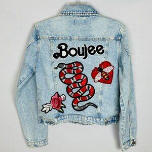 Boujee Hip Hop Bee Snake Flower Womens Jean Jacket Light Wash Pockets Size M